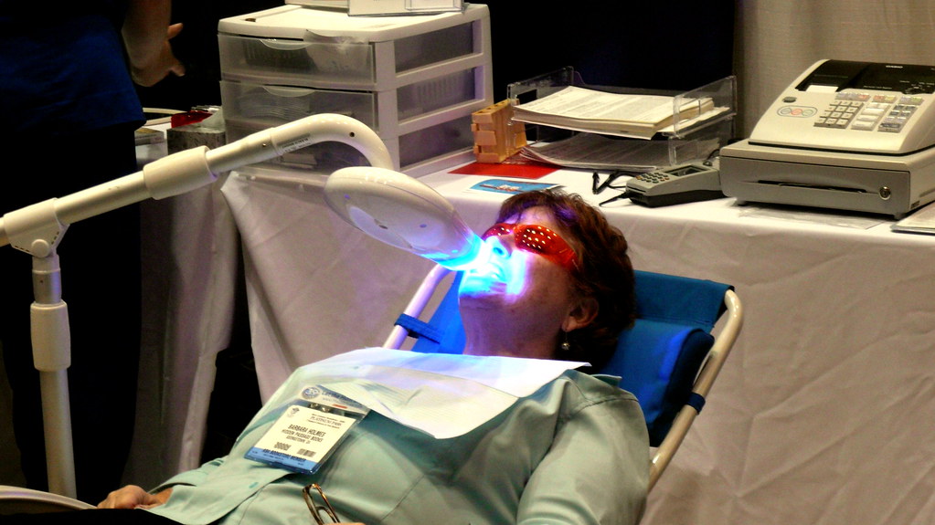 Tratamiento de blanqueamiento dental en consulta